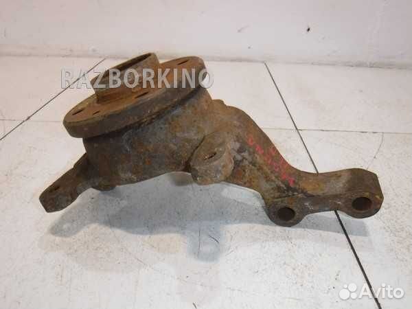 Кулак передний правый Рено