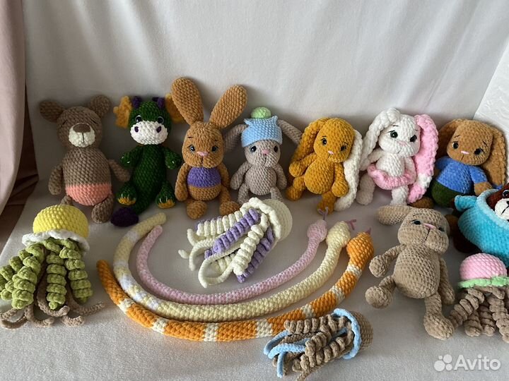 Вязаные игрушки змея медуза мишка зайка