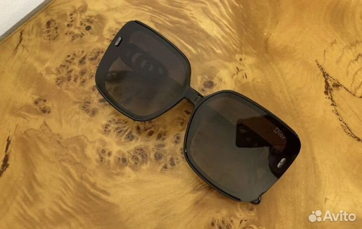 Солнцезащитные очки christian dior