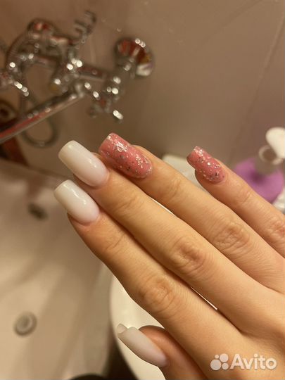 Модель на маникюр