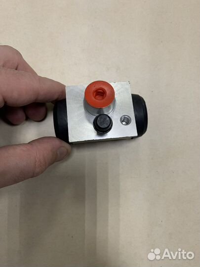 Цилиндр тормозной задний без абс Logan Bosch