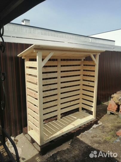 Дровница уличная