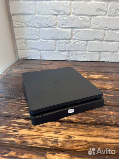 Sony playstation 4 slim 500gb + 2 джойстика