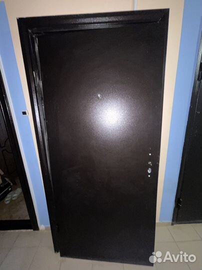 Дверь входная металлическая от застройщика
