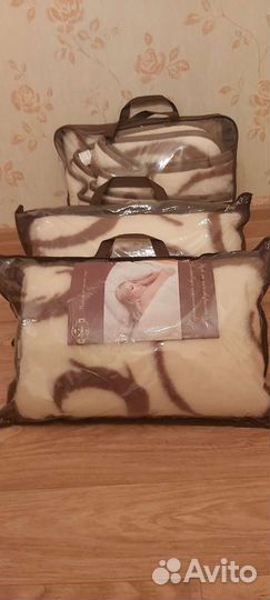 Комплект одеяло с подушками