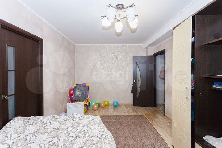 3-к. квартира, 57 м², 1/9 эт.