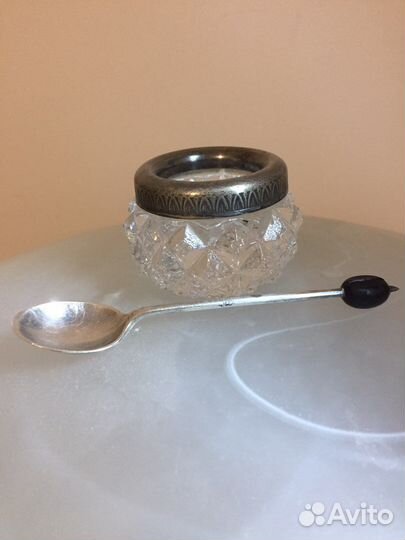 Солонка с ложечкой