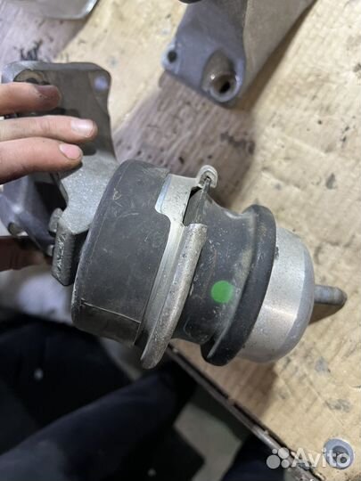 Подушка двигатель 3 uz-fe