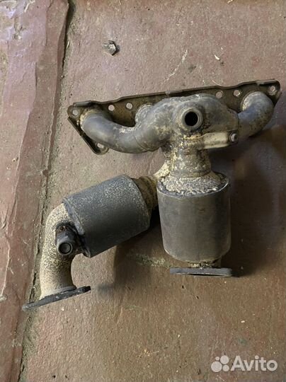 Выпускной коллектор passat b6 2.0 fsi BVY