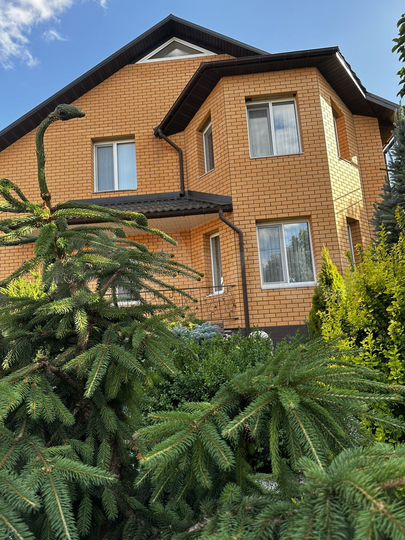 Дом 320 м² на участке 7,5 сот.