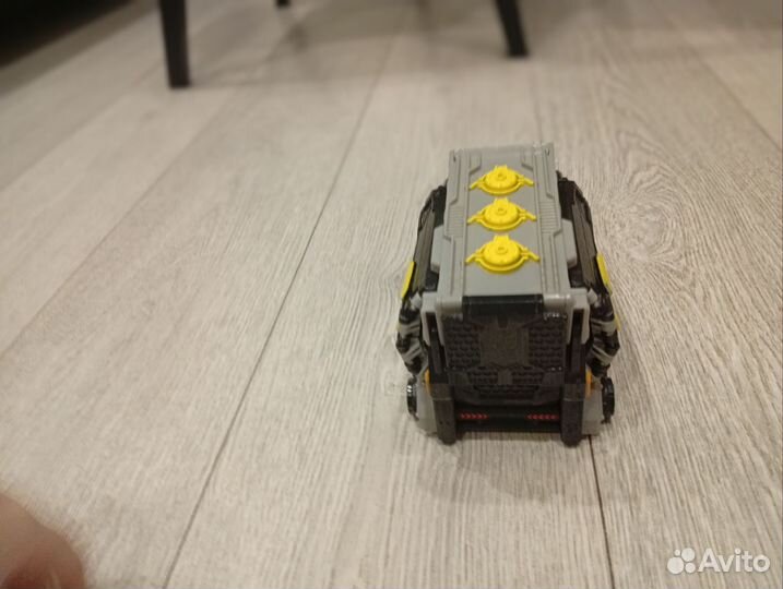 Игрушка (робот) не продаётся в России