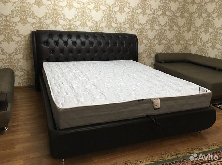 Двухспальная кровать