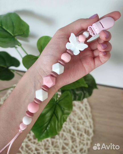 Именной держатель для пустышки