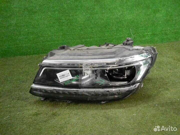 Фара левая Volkswagen Tiguan