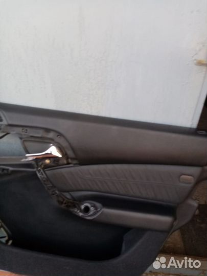 Запчасти на Mercedes Benz w220