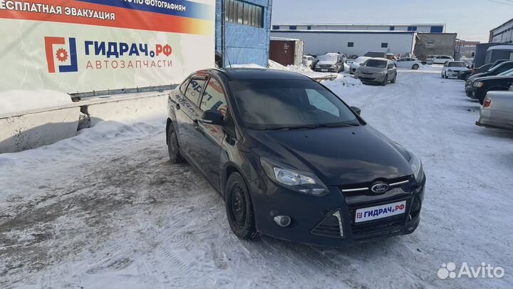 Стекло кузовное глухое левое Ford Focus 3 1786443