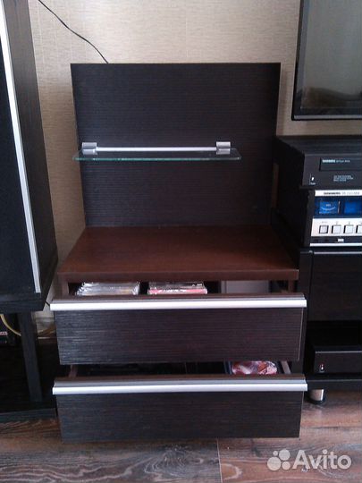 Тумба прикроватная