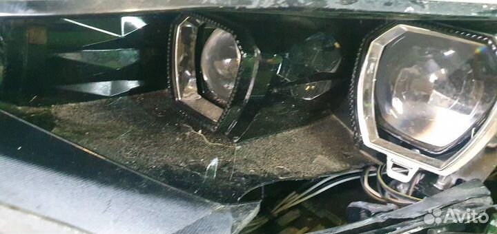 Фара левая Hyundai Elantra