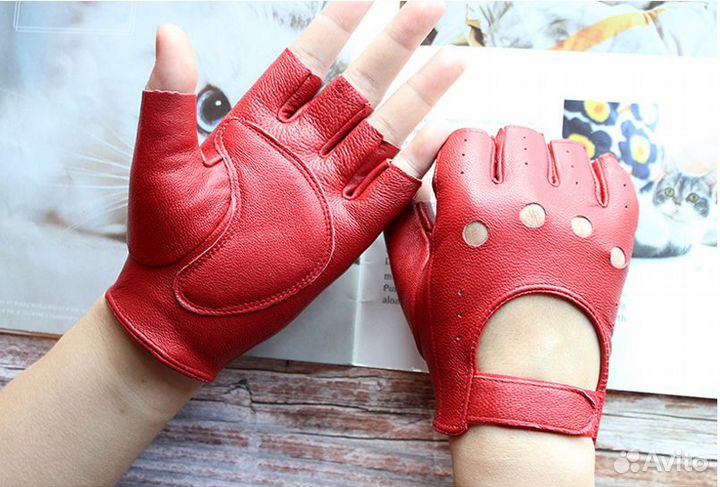 Кожаные перчатки без пальцев