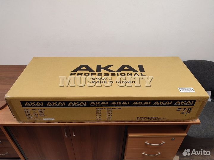 Akai Pro MPC Key 61 синтезатор