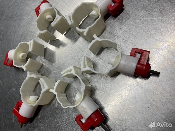 Нипельные поилки для курей