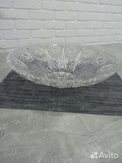Большая хрустальная ваза для фруктов чехословакия
