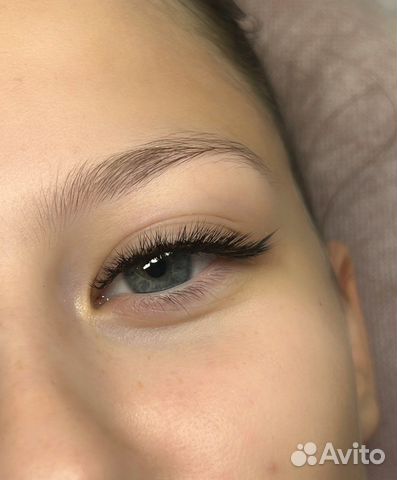 Наращивание ресниц и оформление бровей
