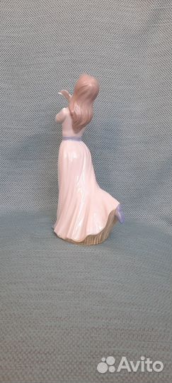 Статуэтка Девушка с голубем Tengra Испания