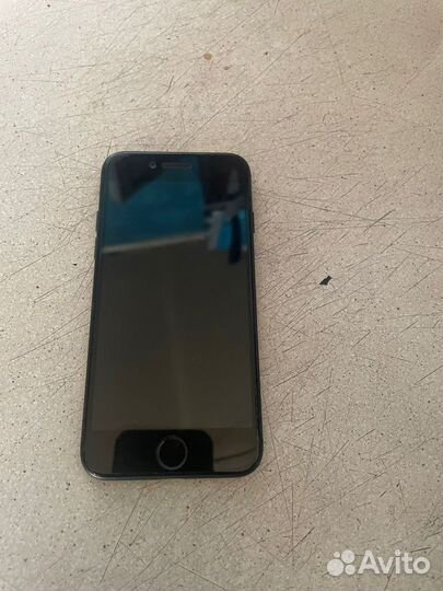 Телефон iPhone8