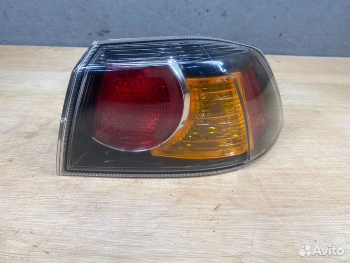 Внешний Фонарь на Митсубиси Лансер 10 Авторазбор