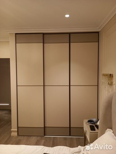 Встроенная мебель и натяжные потолки