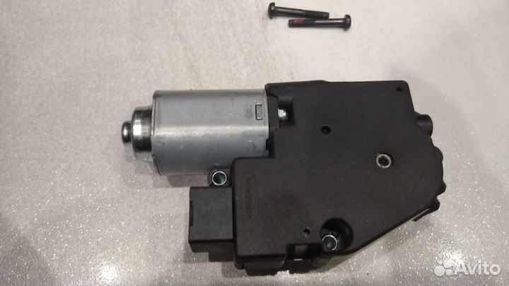 Мотор люка панорамы Qashqai J10