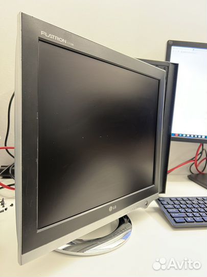 Монитор LG flatron l1720b