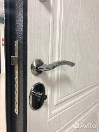Дверь входная квартирная новая со склада
