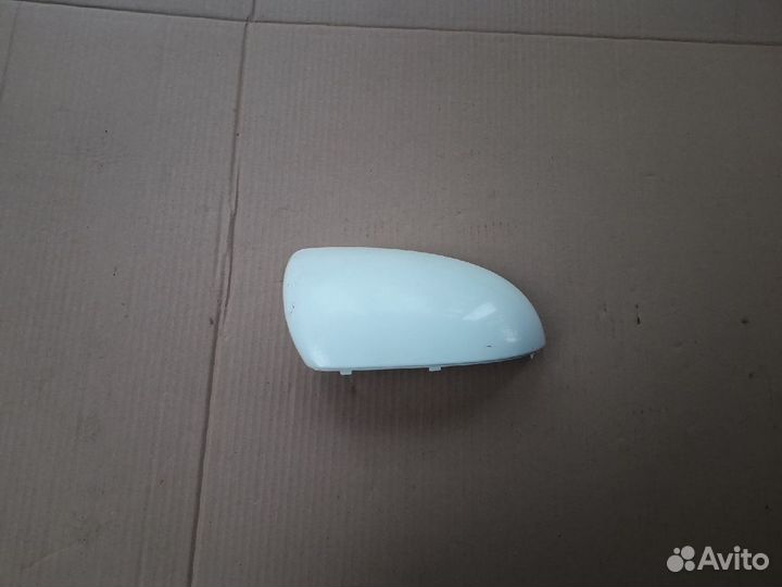 Накладка левого зеркала Kia Rio III (DX)
