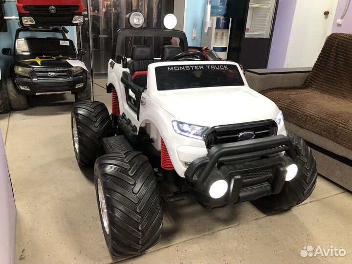 Детский электромобиль