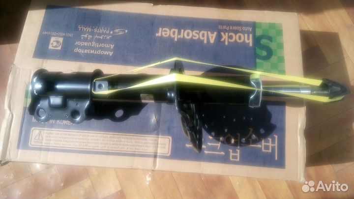 Амортизатор передний правый Solaris/Rio 2011/2014