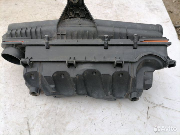 Корпус воздушного фильтра Peugeot 308 хейчбек EP6