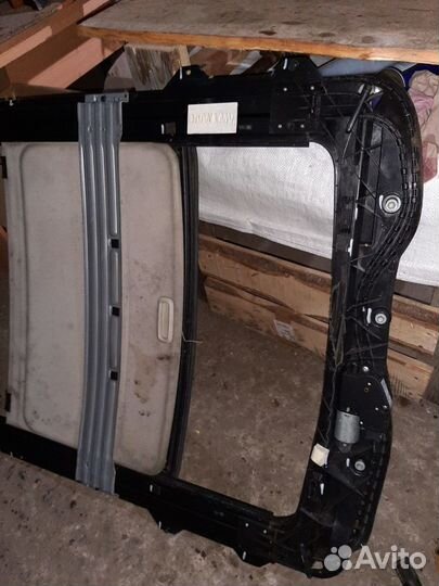 Стекло разбито Люк крыши Range Rover Sport 1