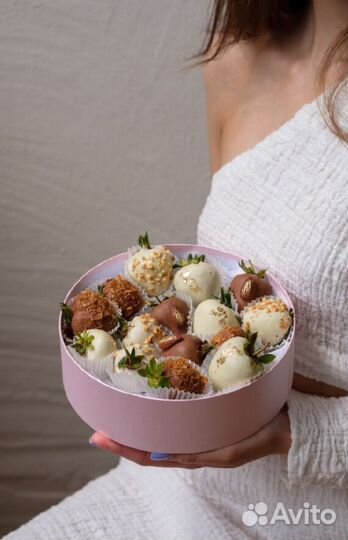 Боксы из клубники в шоколаде