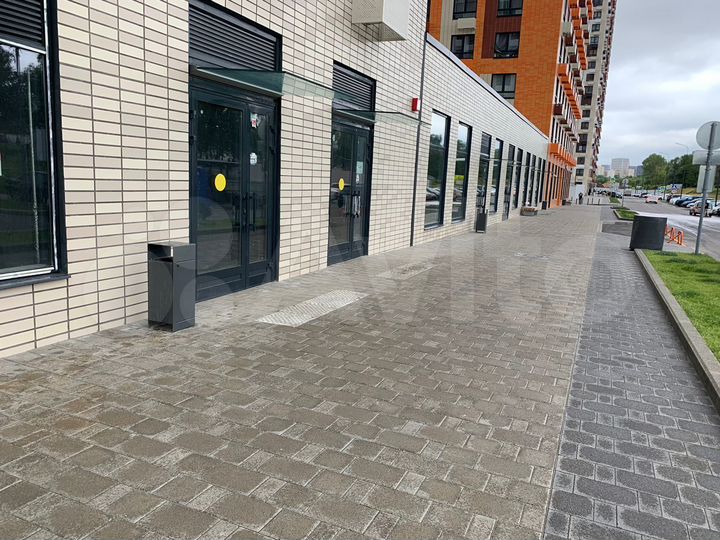 Помещение на первой линии ЖК, 52.7 м²