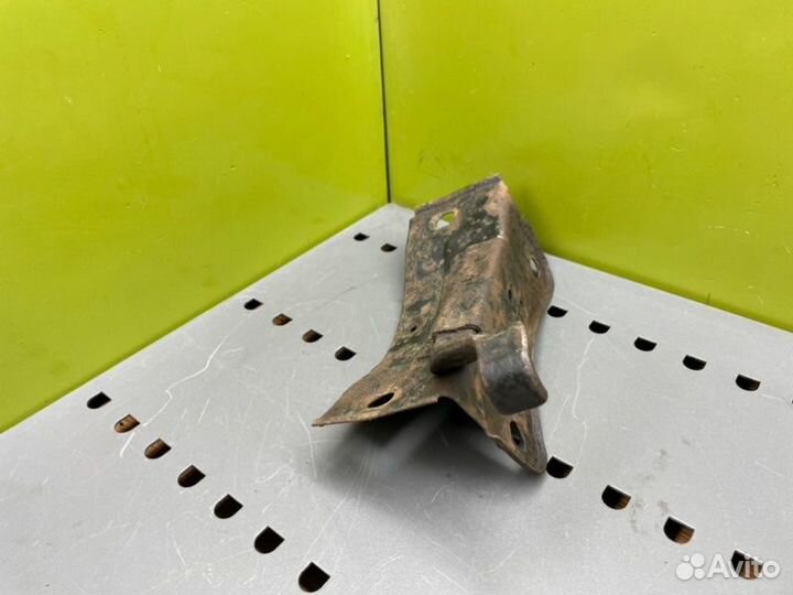 Поддержка кардана Mercedes-Benz S124 M102.963 1992