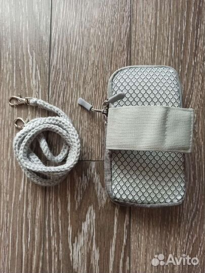 Чехол для телефона на руку и через плечо