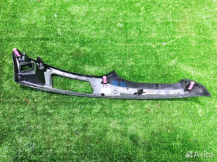 Накладка торпедо левая Toyota Yaris P90 2010