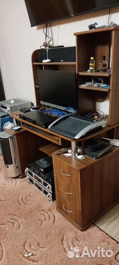 Компьютерный стол