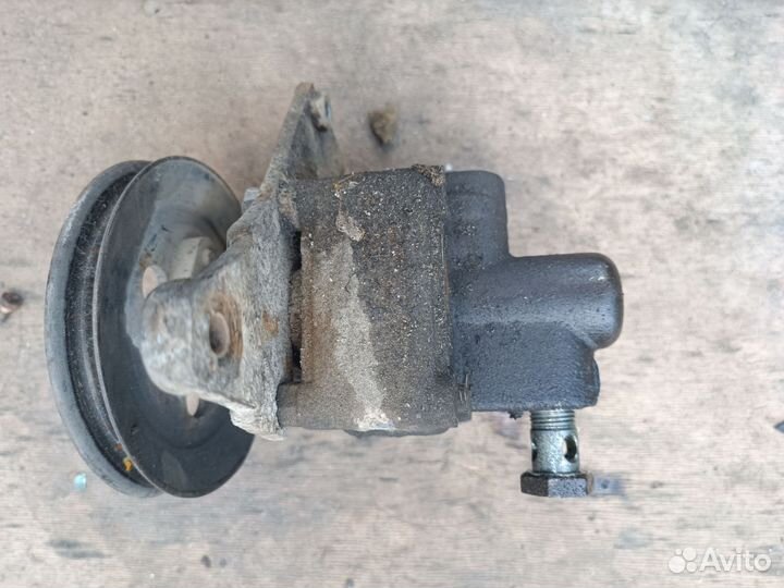 Насос Гура Ауди 80 б3