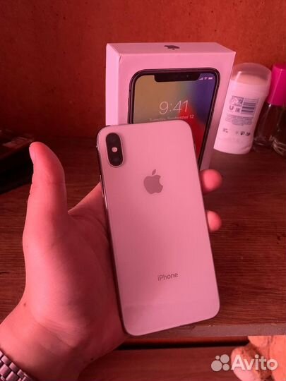 iPhone X, 64 ГБ