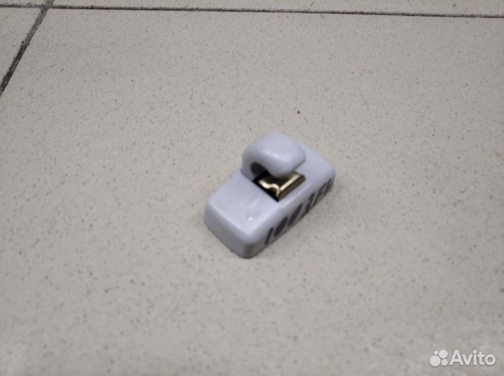 Крючок солнцезащитного козырька Octavia (A5 1Z) 20