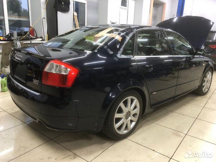 Форточка задняя правая Audi A4 B6 AMB 2003