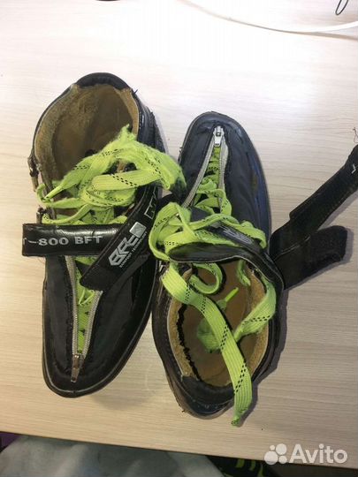 Ботинки для шорт-трека